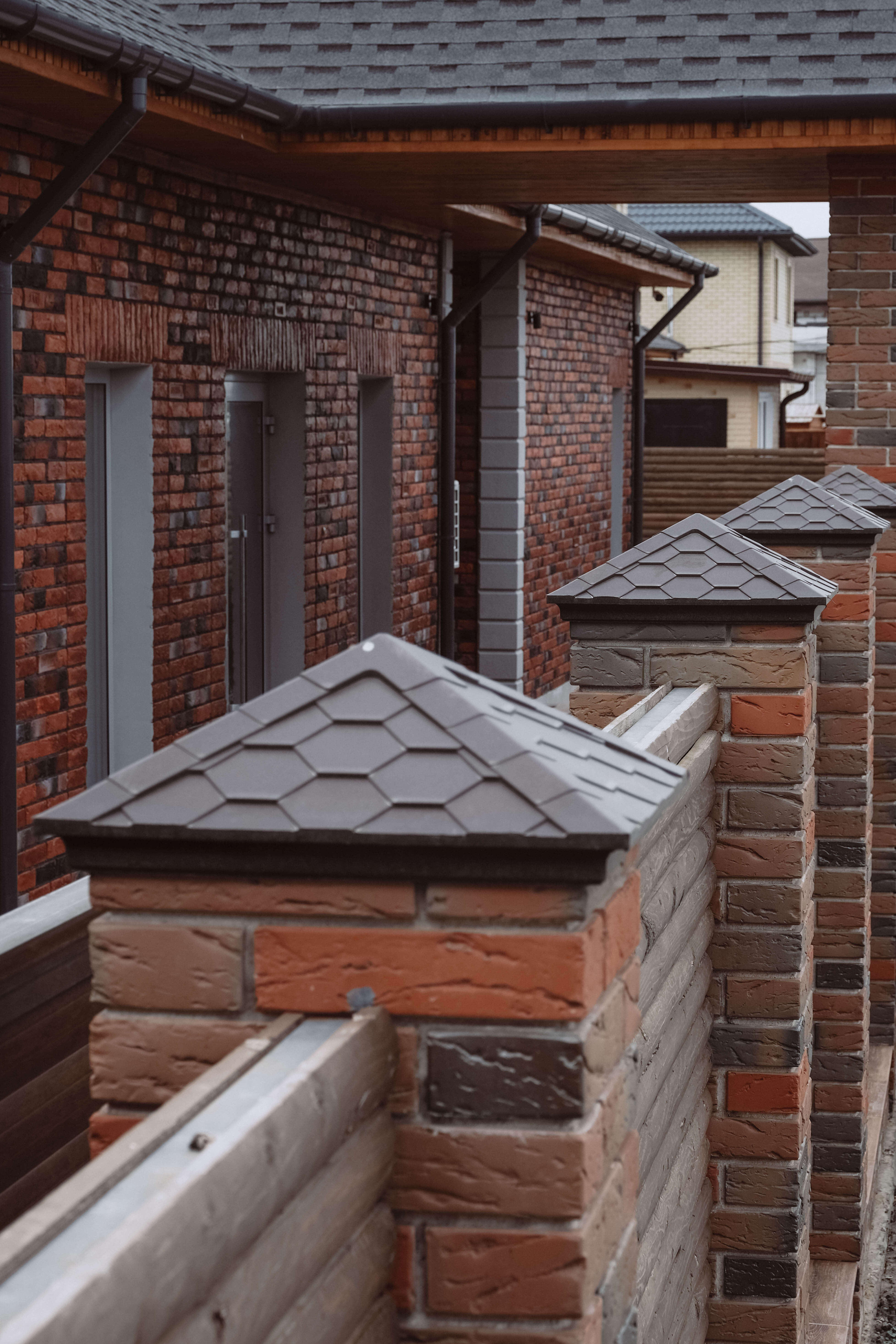 Колпак Zking Эверест Коричневый на столб 1.5х1.5 кирпича (390х390мм) в Архангельске фото